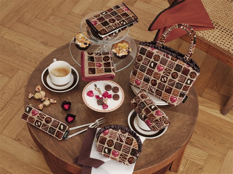 FEILER コフレドゥショコラハンカチと ポーチセット FEILER MAGAZINE 詳細 | フェイラー(FEILER)オフィシャル