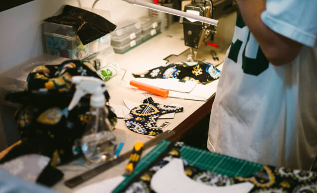 1点1点手作業で、生地の無駄が出ないように丁寧に作られています