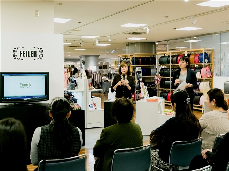 美品　FEILER グレー ノースリーブジャケット 71113805-